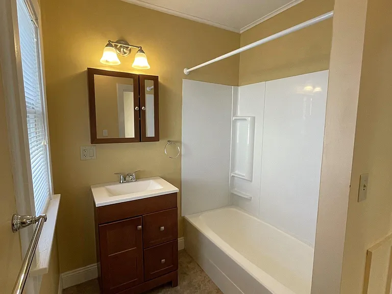 110-112 Elm St #112B — Photo 15