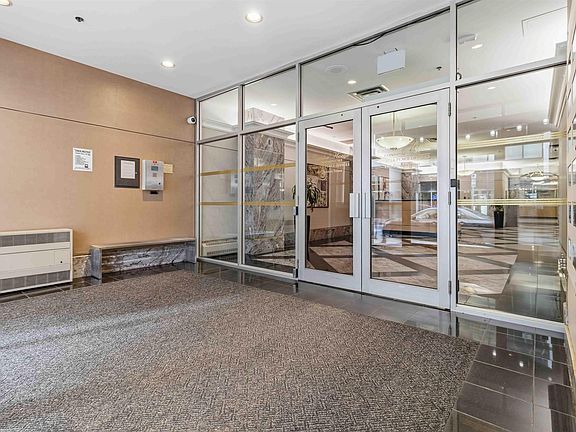 5th image of 1465 Brenton St #1504