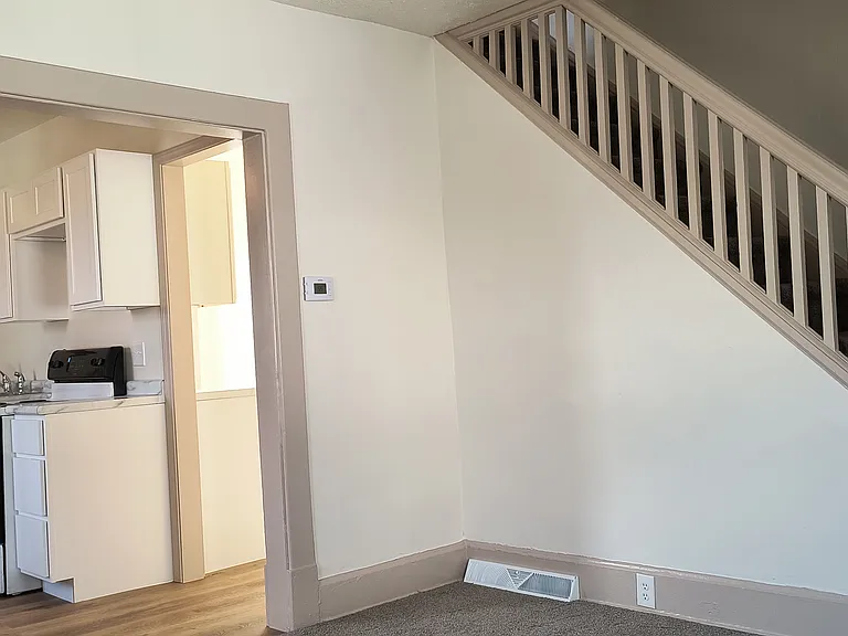 304 Park Ave #A — Photo 8