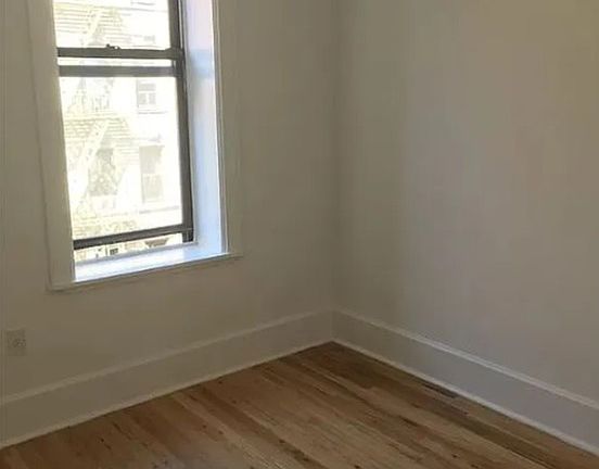 3rd image of 210 W 109th St APT 42