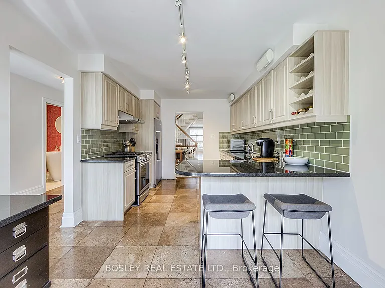 98 Sherwood Ave — Photo 14