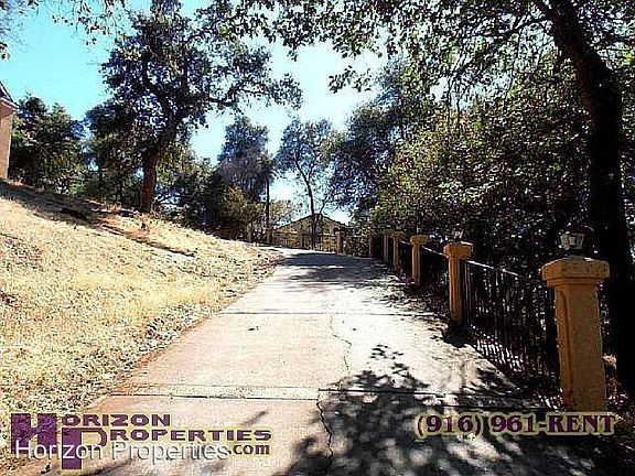 3rd image of 3480 Mira Loma Dr