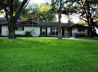 712 S Tesch St, Bellville, TX 77418