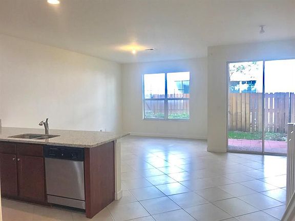 4th image of 4307 Maybelle Ln