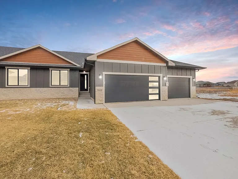 3-custom-7922 S Pasqueflower Ln-49__05062025
