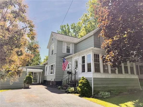 352 N Indiana Ave, Watertown, NY 13601