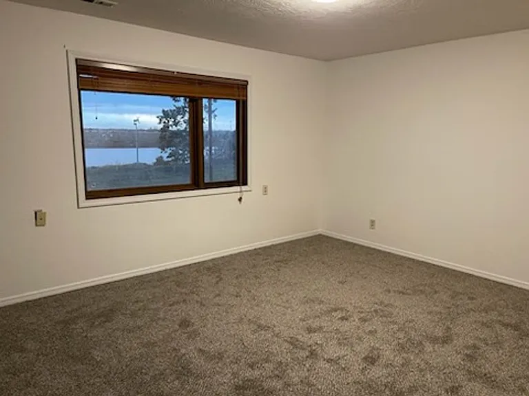 310 N Crestview Dr #B — Photo 10