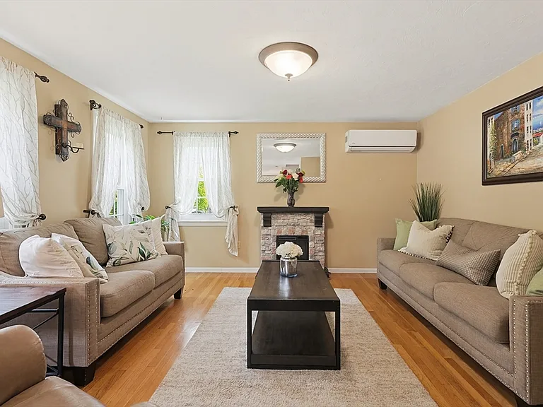 35 Millbrook Dr #35 — Photo 8