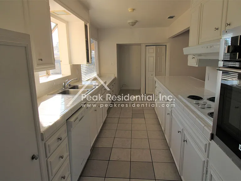 5820 Shenandoah Dr — Photo 7