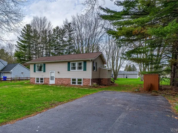 2526 Merritt Ave, Newfane, NY 14108