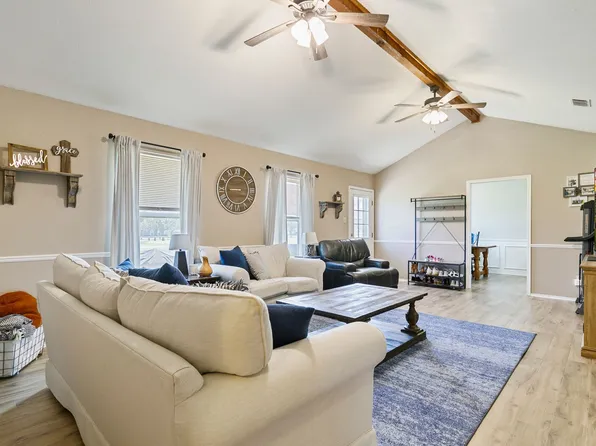 117 S Porch St, Tioga, TX 76271