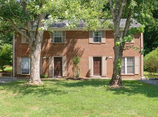 108 Longwood Dr #B, Charlottesville, VA