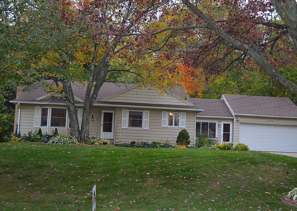 1st image of 939 Parkhurst Ave NW