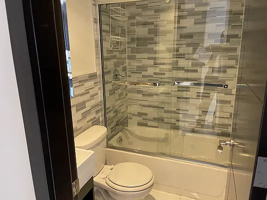 Rented by Bohemia Realty Group | media 32