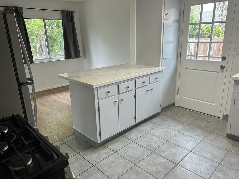 313 Lakeview Rd — Photo 4