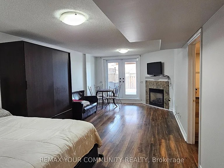 46 Courtland Cres #BASEMENT — Photo 18