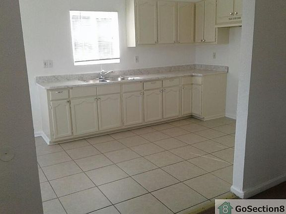 2nd image of 12120 S Figueroa St