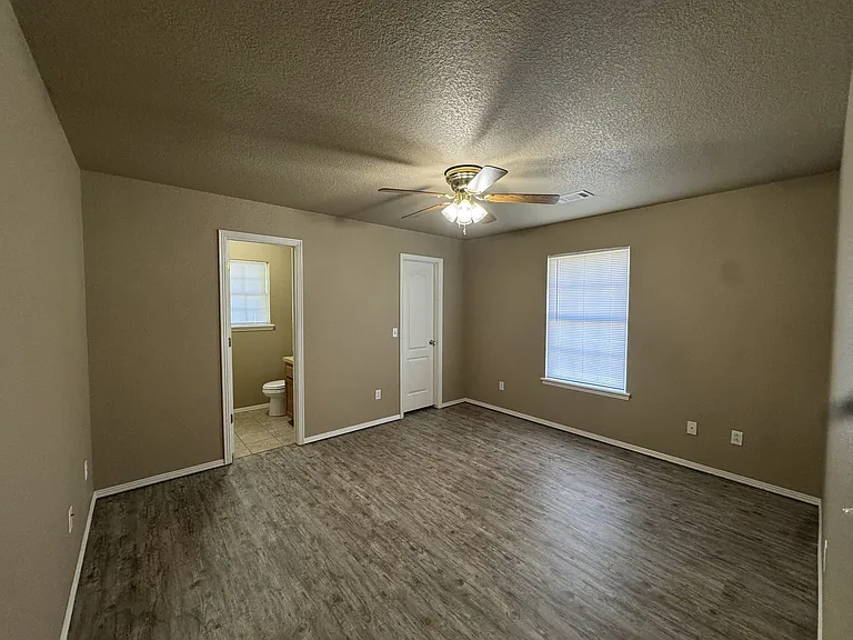 121 Lanita Dr — Photo 7