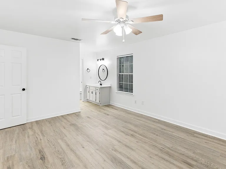 153 Richmond Rd — Photo 13