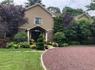 365 Meadowview Ave, Hewlett, NY 11557