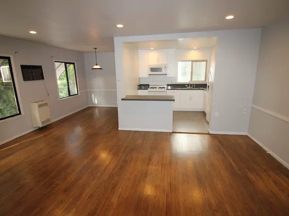 (undisclosed Address), Valley Village, CA 91607