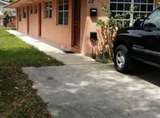 22 SW 9th St, Hallandale Beach, FL 33009