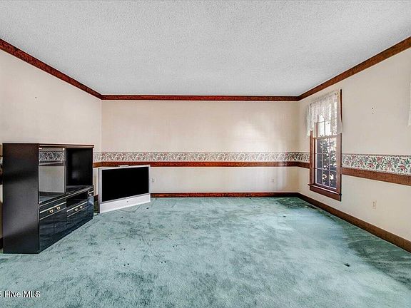 5th image of 1101 Mashie Lane
