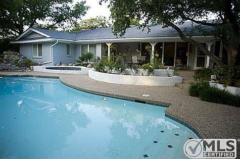 4th image of 2112 Canterbury Dr