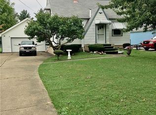 19654 Drake Rd, Strongsville, OH 44136