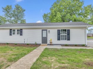 97 Patrick St, Estill Springs, TN 37330