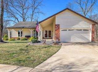 12298 Autumn Hill Dr, Maryland Heights, MO 63043