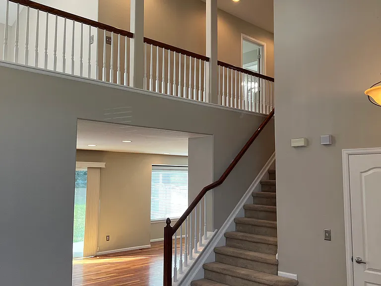 15970 Hedgeway Dr — Photo 4