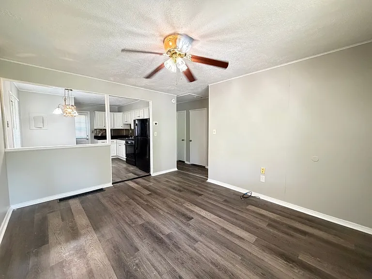 4111 Locust Ave — Photo 3
