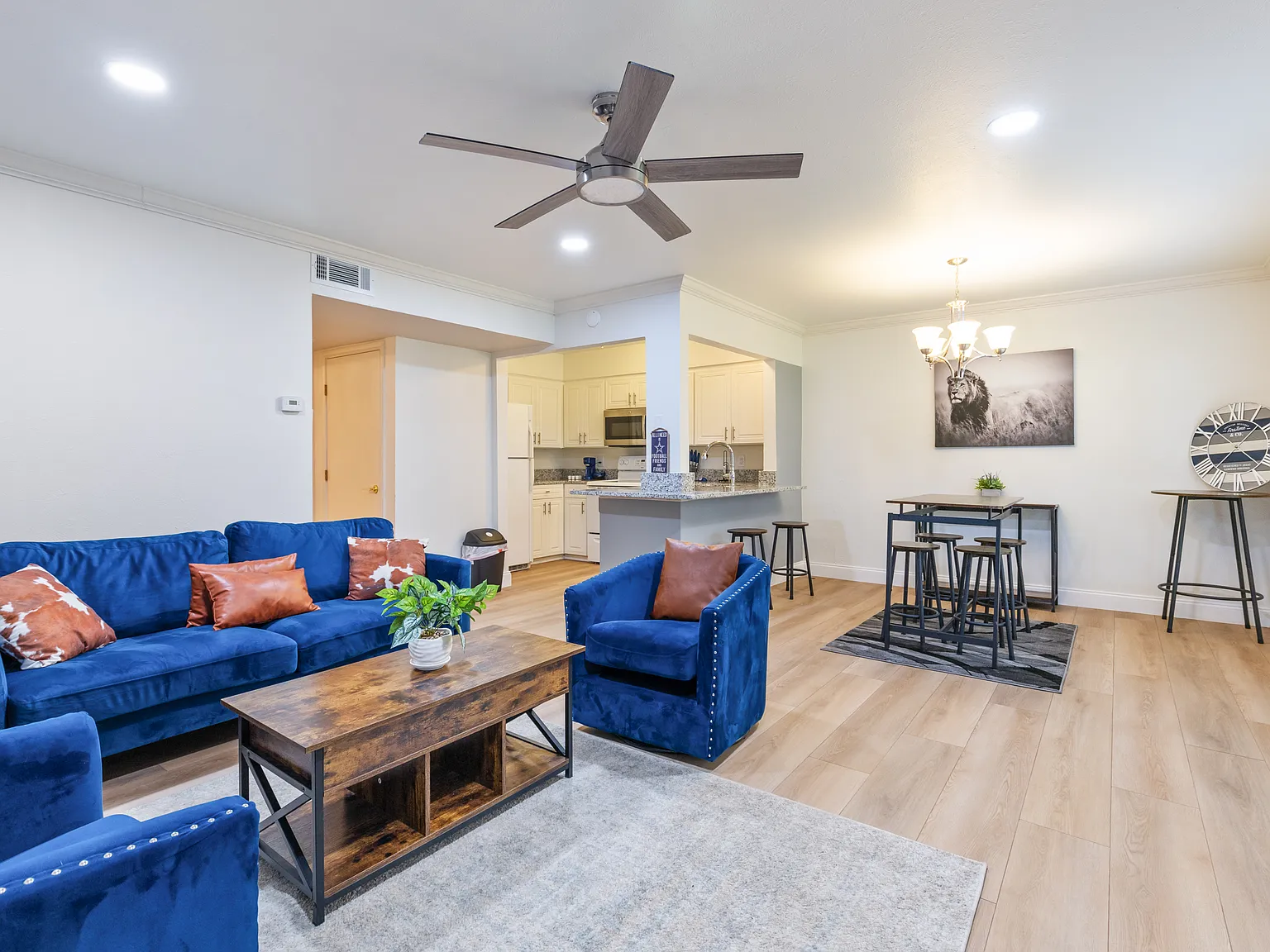 1 bed, 747 sqft, $2,550 — Photo 2
