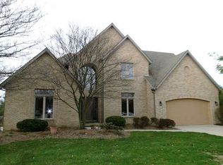8858 Chateau Dr, Pickerington, OH 43147