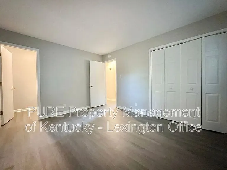 2408 Shandon Dr — Photo 20