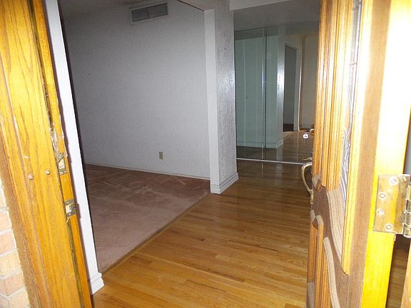 3rd image of 10216 Luella Ave