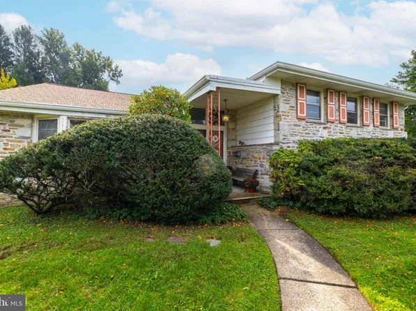 2004 Lodges Ln, Oreland, PA 19075