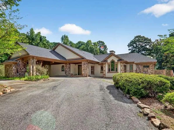 2551 E Maddox Rd, Buford, GA 30519