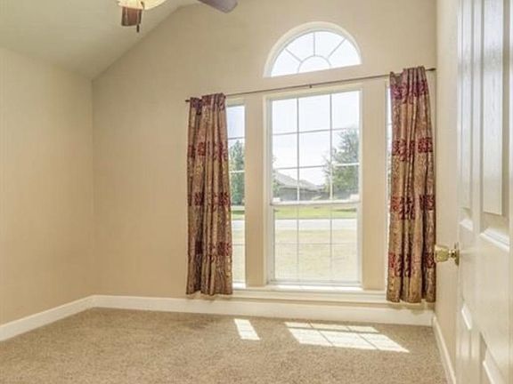 3rd image of 802 Swift Water Dr