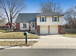 6305 Greenwood St, Shawnee, KS 66216