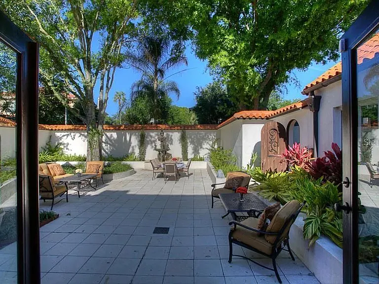 100 W Davis Blvd — Photo 31
