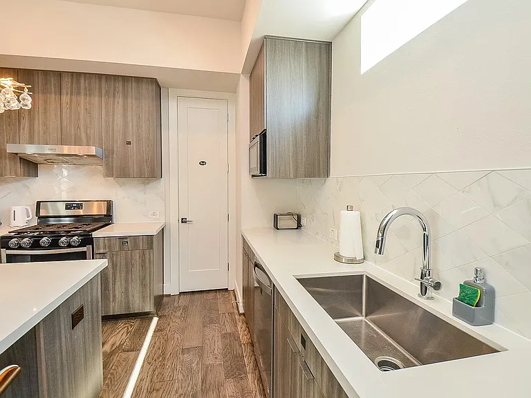 5811 Fairdale Ln #B — Photo 18