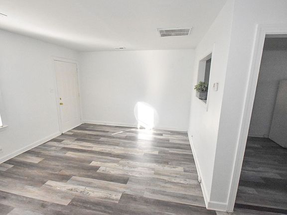 3rd image of 2120 Kennesaw Dr APT 2