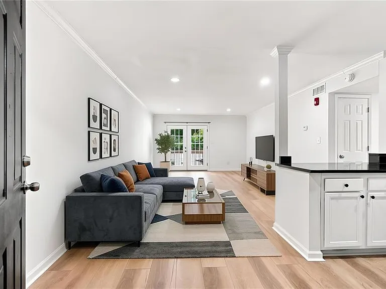 5095 Roswell Rd #209 — Photo 3