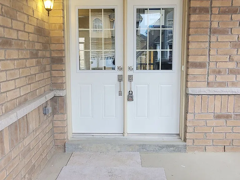 10 Northern Breeze Cres — Photo 2