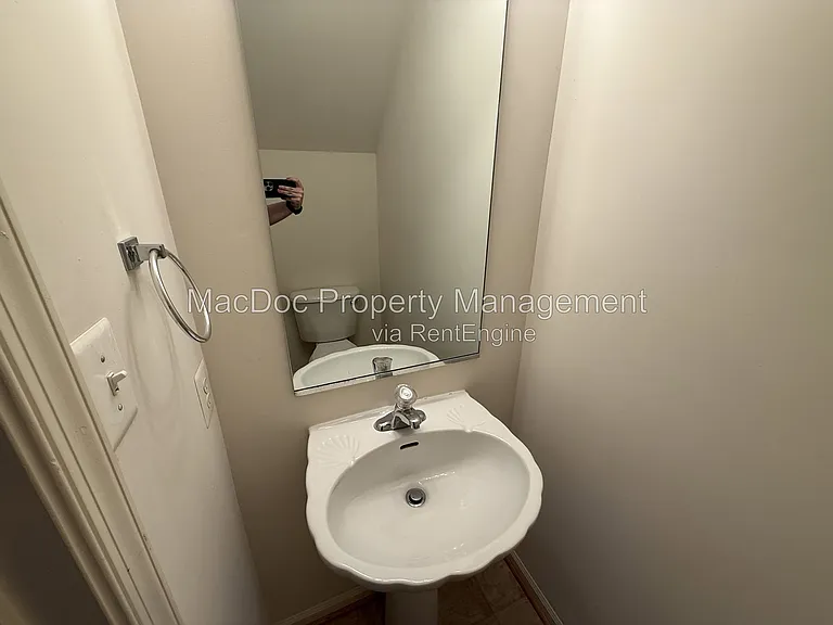 219 Merrill Ct — Photo 21