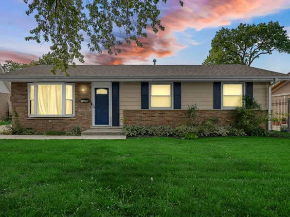 13000 Playfield Dr, Crestwood, IL 60418