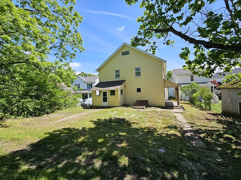 12 Franklin St — Photo 23