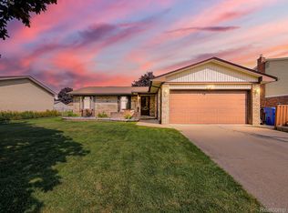 29202 W Nottingham Cir, Warren, MI 48092